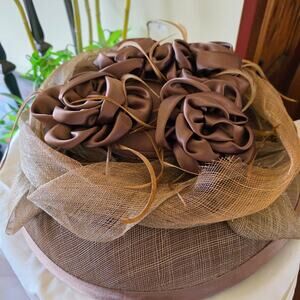 NIB Champagne Italy Copper woven straw, with satin flowers